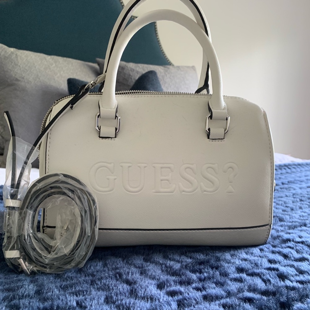 Women’s GUESS Purse